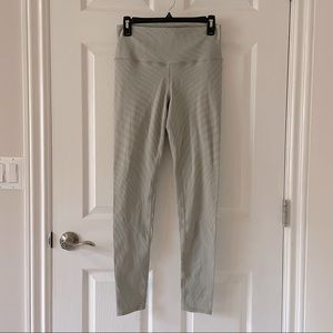 Alo Yoga High Rise Grey Minimal Pattern Leggings